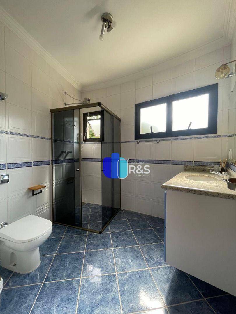 Casa de Condomínio para alugar com 4 quartos, 393m² - Foto 42
