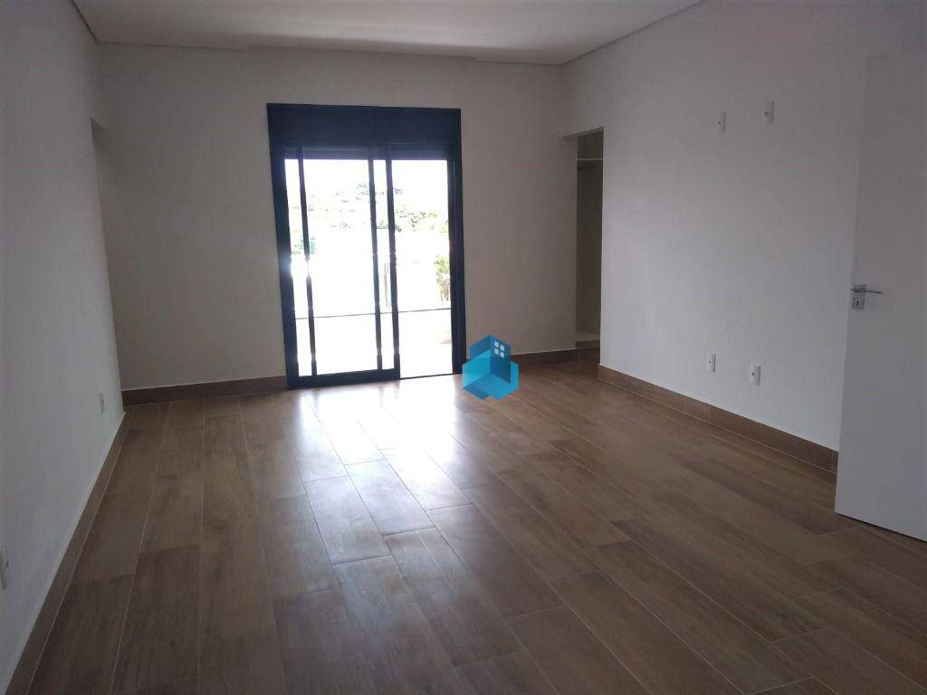 Casa à venda com 3 quartos, 330m² - Foto 9