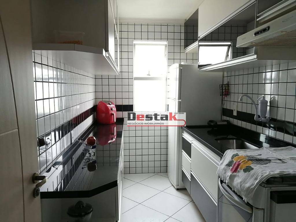 Apartamento à venda com 2 quartos, 63m² - Foto 19