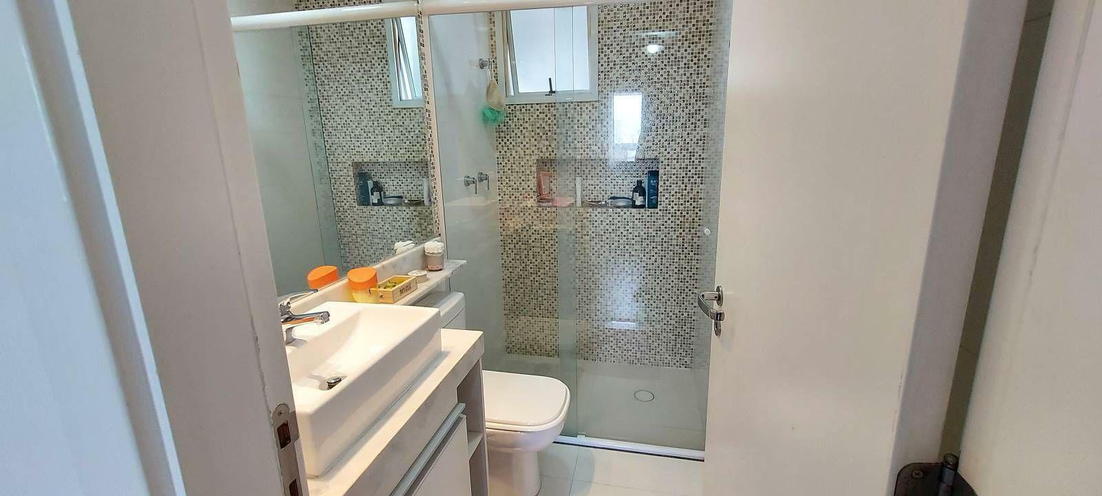 Apartamento à venda com 2 quartos, 70m² - Foto 10