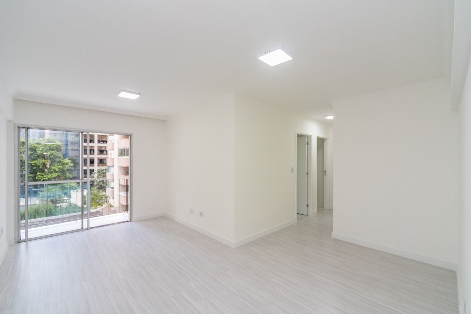 Apartamento à venda com 2 quartos, 61m² - Foto 1