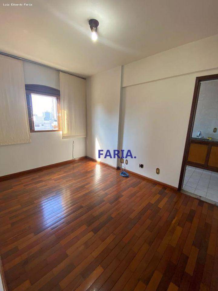 Apartamento à venda com 2 quartos, 70m² - Foto 3