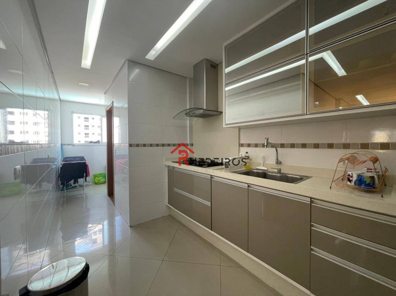 Apartamento à venda com 3 quartos, 120m² - Foto 11