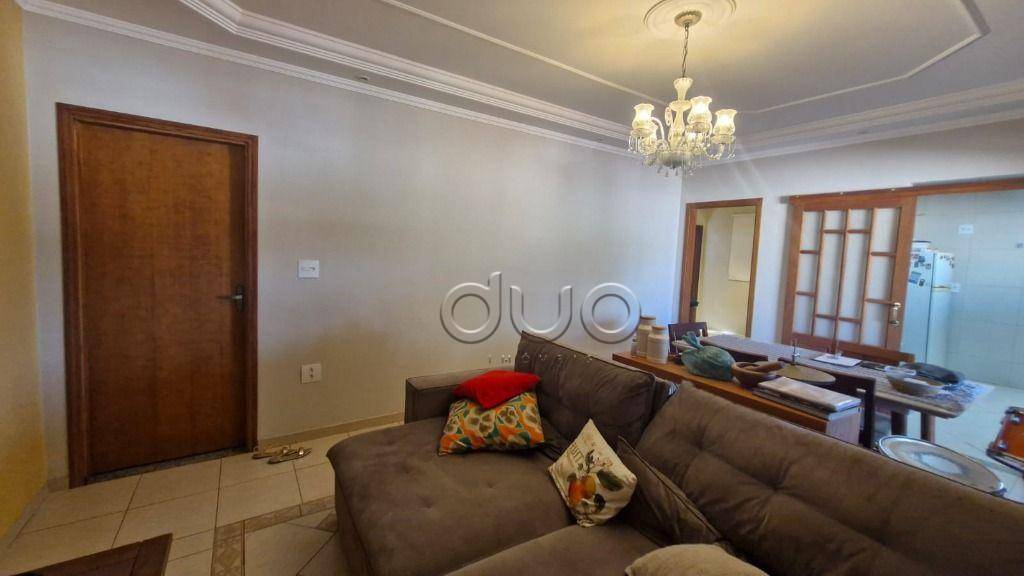 Casa à venda com 2 quartos, 363m² - Foto 2