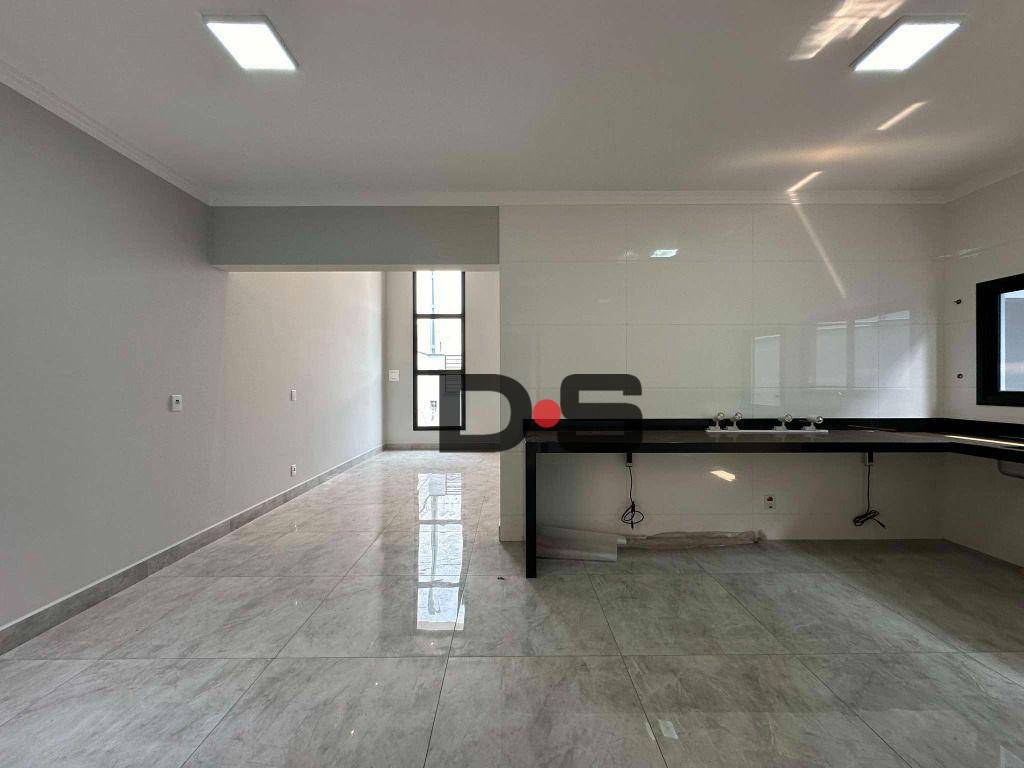 Casa à venda com 2 quartos, 136m² - Foto 4