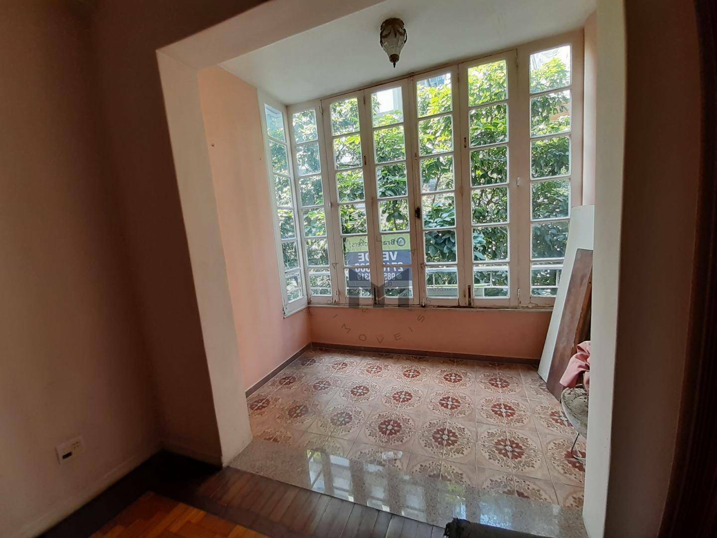 Apartamento à venda com 3 quartos, 140m² - Foto 3