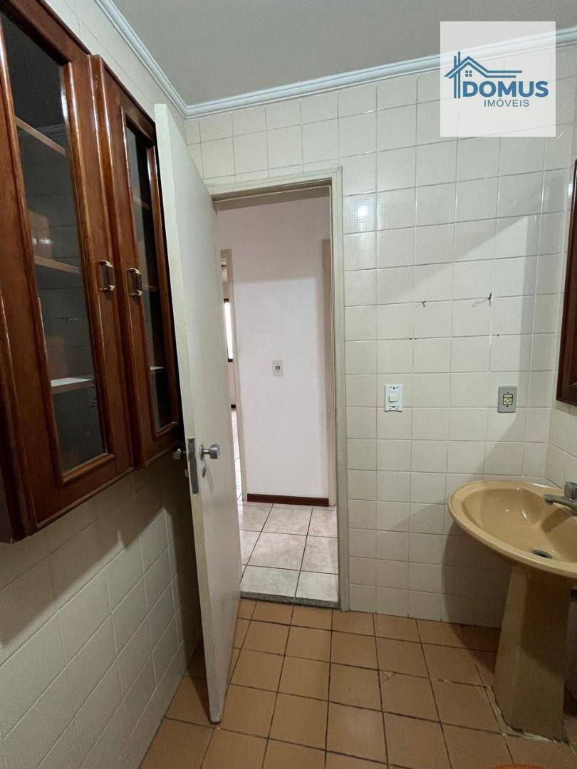 Apartamento para alugar com 3 quartos, 115m² - Foto 14