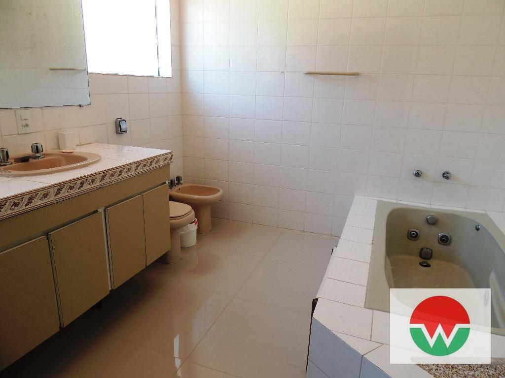 Casa de Condomínio para alugar com 7 quartos, 450m² - Foto 20