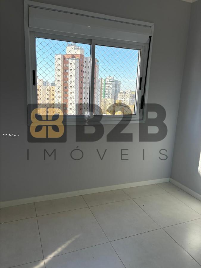 Apartamento para alugar com 3 quartos, 115m² - Foto 17