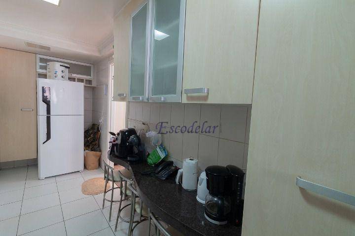 Apartamento à venda com 3 quartos, 228m² - Foto 19