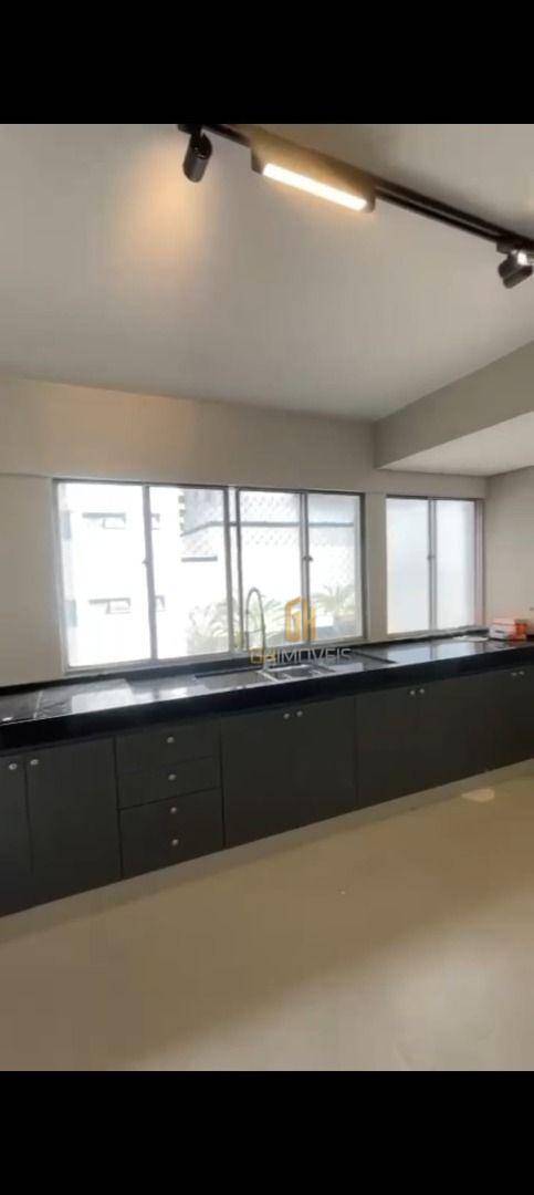 Apartamento à venda com 2 quartos, 72m² - Foto 1