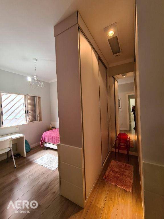 Casa de Condomínio à venda com 3 quartos, 330m² - Foto 17