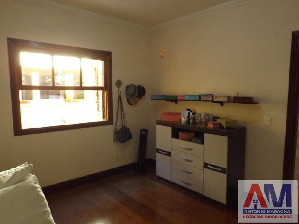 Casa à venda com 3 quartos, 240m² - Foto 5