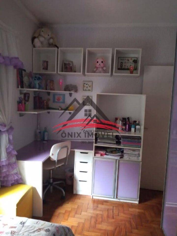 Casa à venda com 4 quartos, 250m² - Foto 9