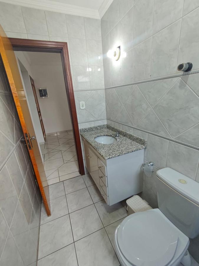 Apartamento para alugar com 3 quartos, 125m² - Foto 22