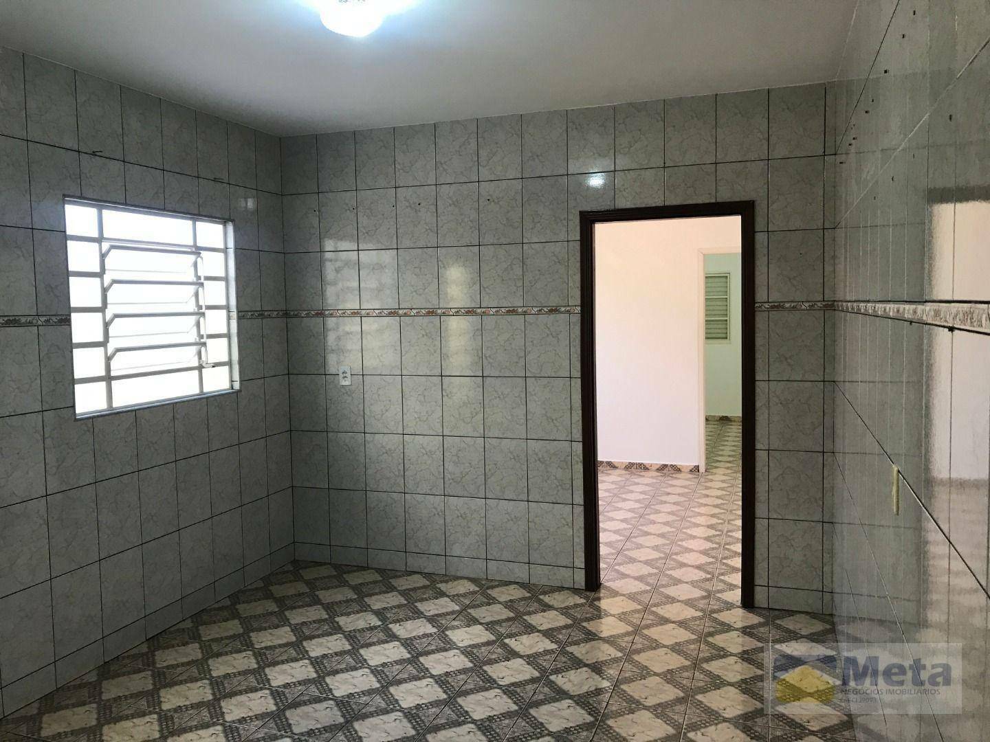 Casa para alugar com 2 quartos, 87m² - Foto 13