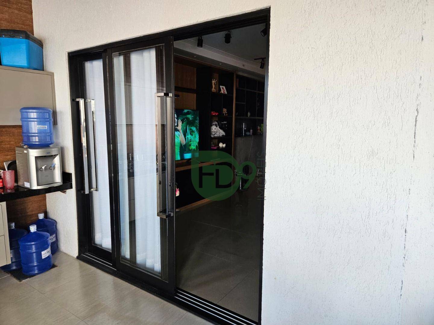 Casa à venda com 3 quartos, 180m² - Foto 4