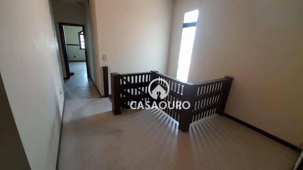 Casa à venda com 6 quartos, 400m² - Foto 22