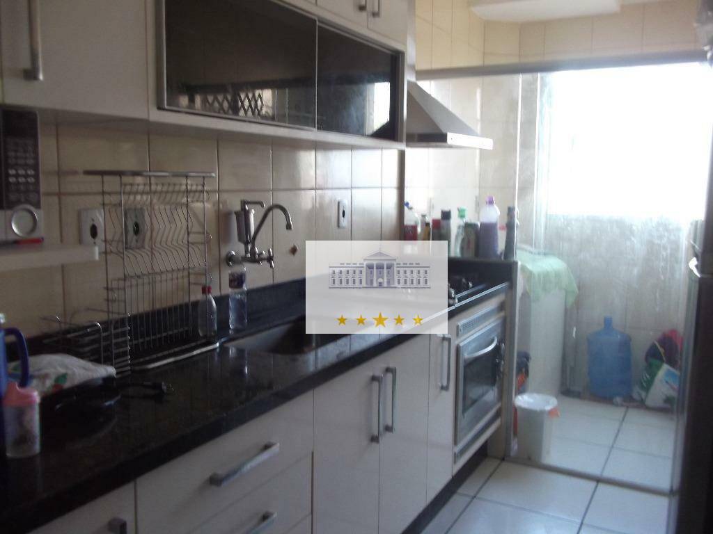 Apartamento à venda com 2 quartos, 58m² - Foto 4