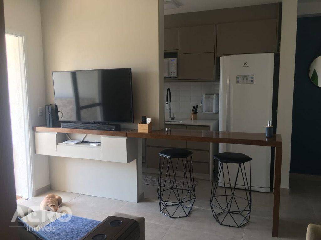 Apartamento à venda com 2 quartos, 64m² - Foto 1