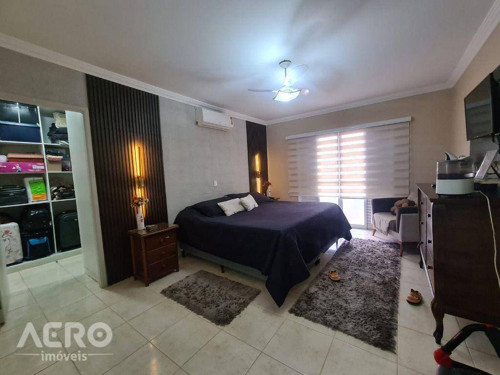 Casa à venda com 3 quartos, 472m² - Foto 2