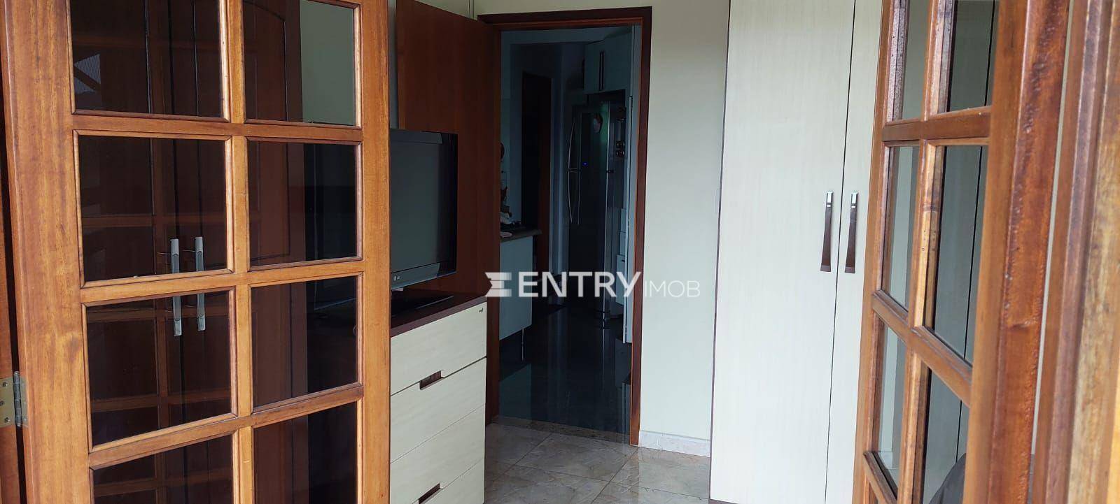 Casa à venda com 4 quartos, 260m² - Foto 18