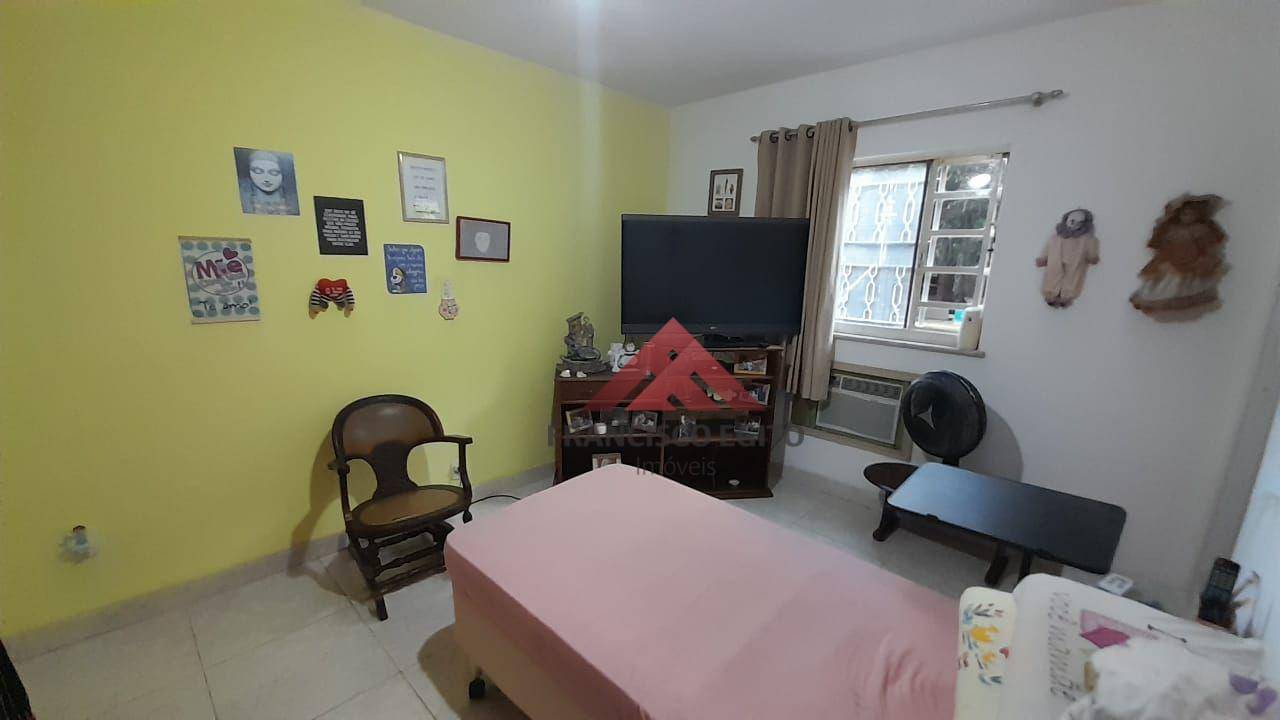Casa à venda com 4 quartos, 80m² - Foto 9