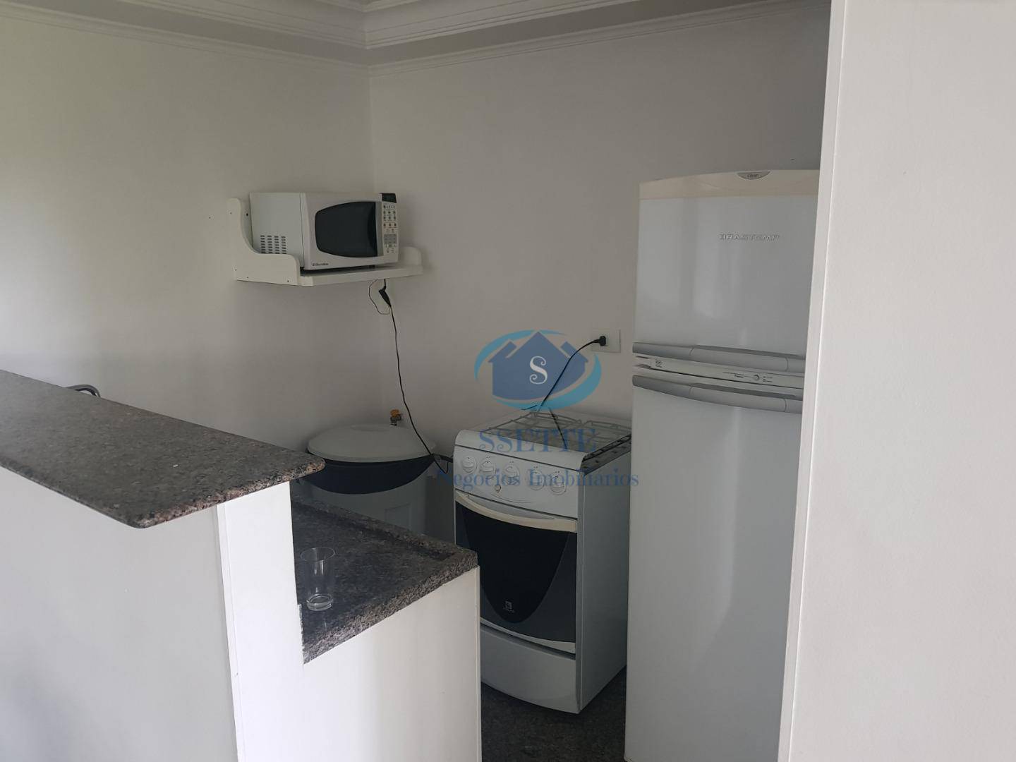 Apartamento à venda com 3 quartos, 72m² - Foto 3