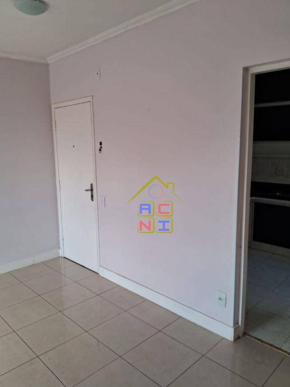 Apartamento à venda com 2 quartos, 72m² - Foto 4