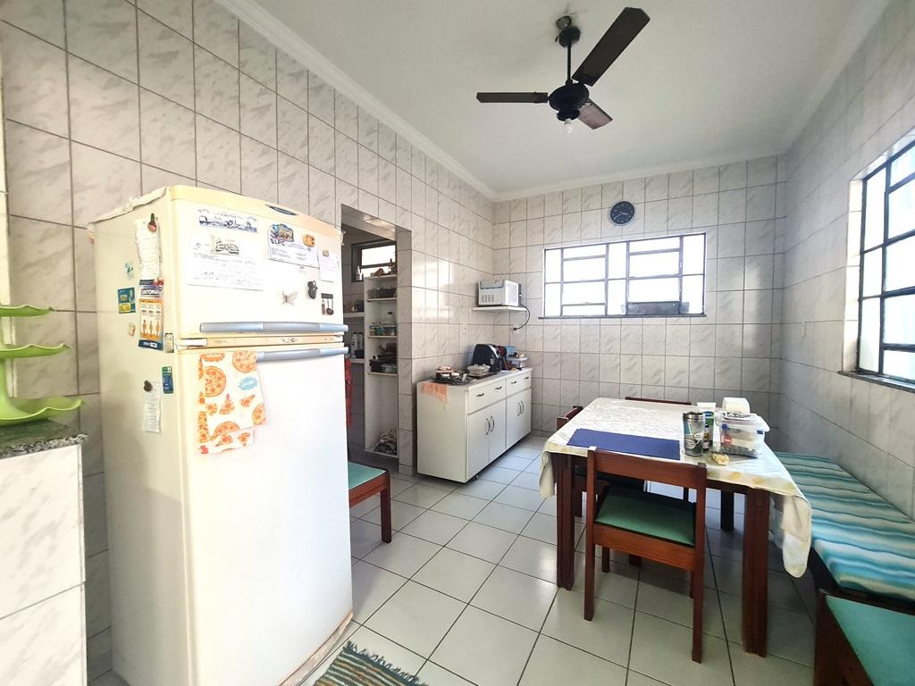 Casa à venda com 4 quartos, 380m² - Foto 11