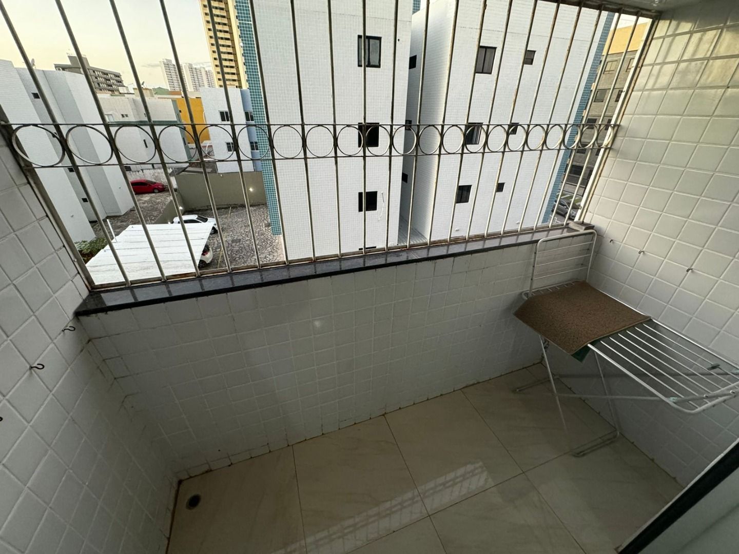 Apartamento à venda com 3 quartos, 95m² - Foto 3