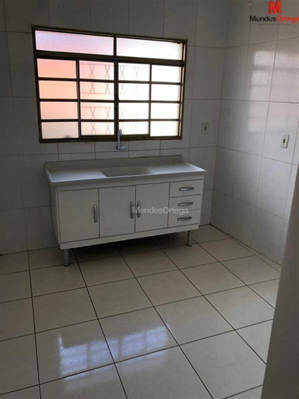 Casa para alugar com 1 quarto, 50m² - Foto 6