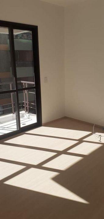 Apartamento à venda com 3 quartos, 74m² - Foto 2