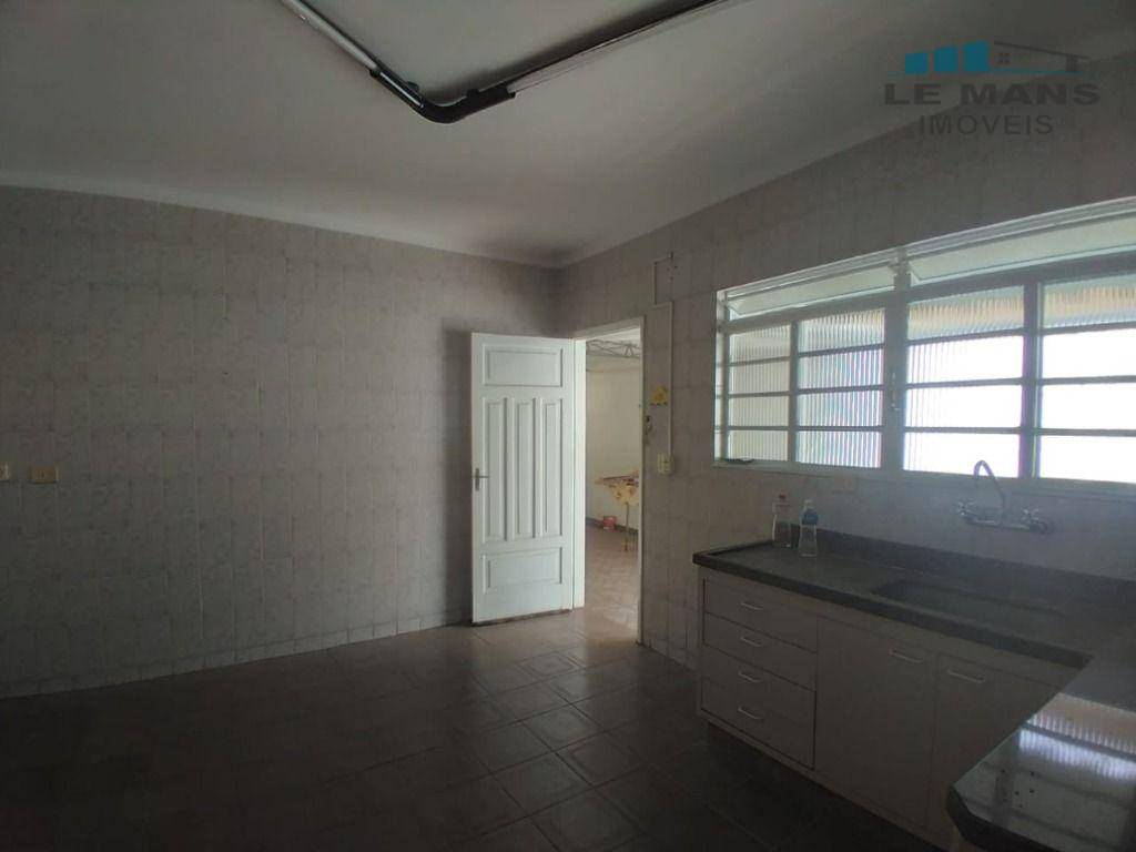 Casa à venda com 3 quartos, 180m² - Foto 11