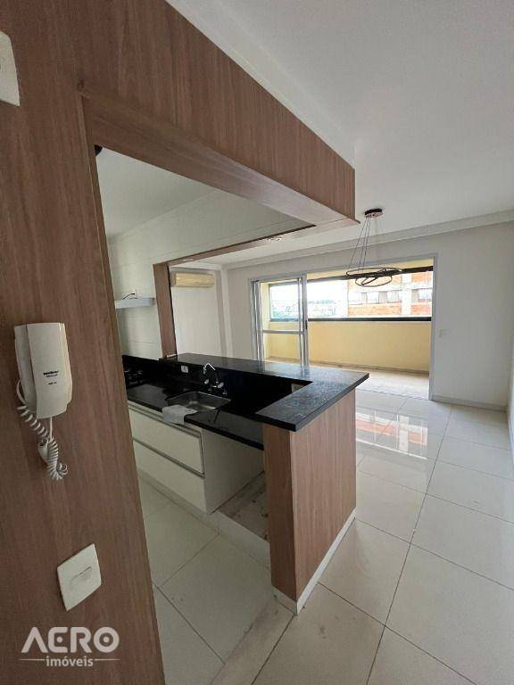 Apartamento à venda com 3 quartos, 86m² - Foto 2
