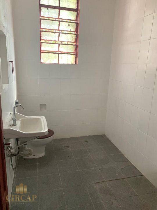 Casa à venda e aluguel com 3 quartos, 200m² - Foto 8