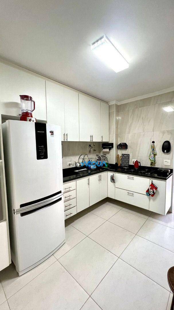 Apartamento à venda com 3 quartos, 120m² - Foto 3