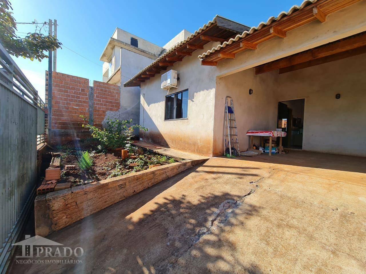 Casa à venda com 3 quartos, 94m² - Foto 2