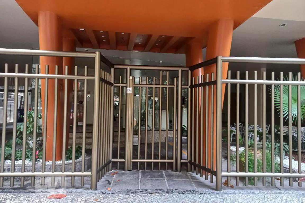 Apartamento à venda com 2 quartos, 65m² - Foto 1