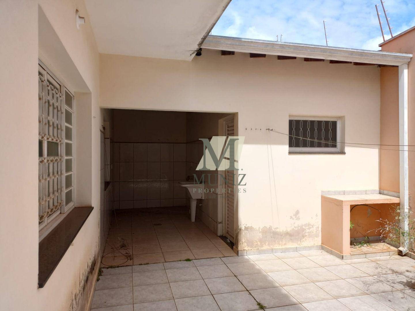 Casa à venda com 4 quartos, 250m² - Foto 31