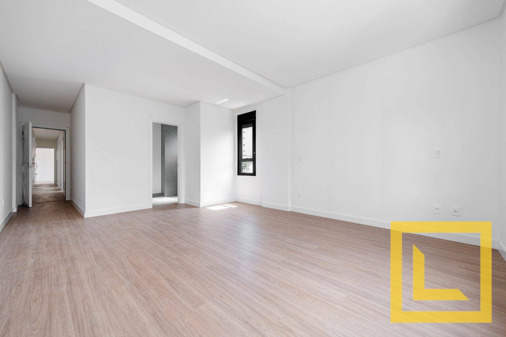 Apartamento à venda com 4 quartos, 218m² - Foto 8