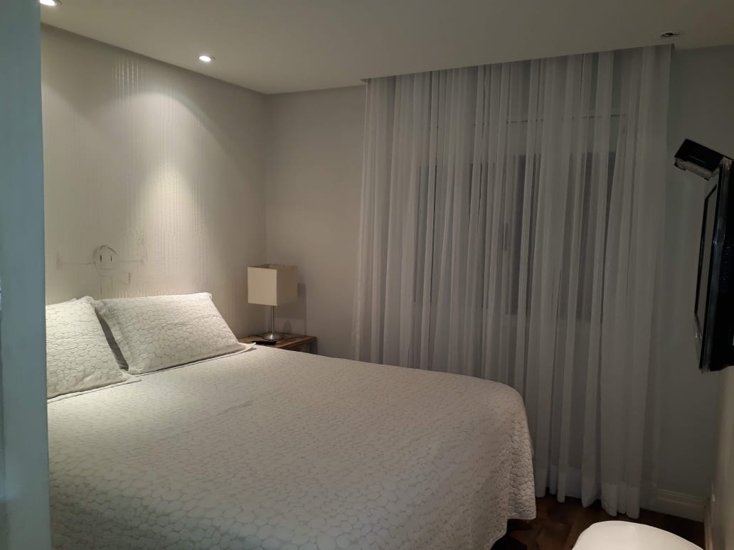 Apartamento à venda com 3 quartos, 130m² - Foto 2