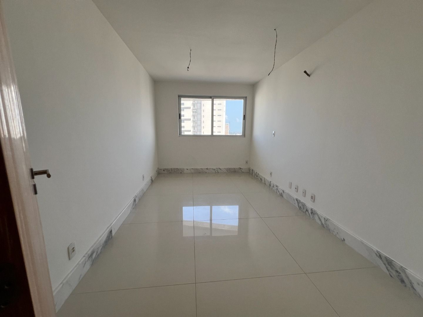 Apartamento à venda com 4 quartos, 335m² - Foto 18