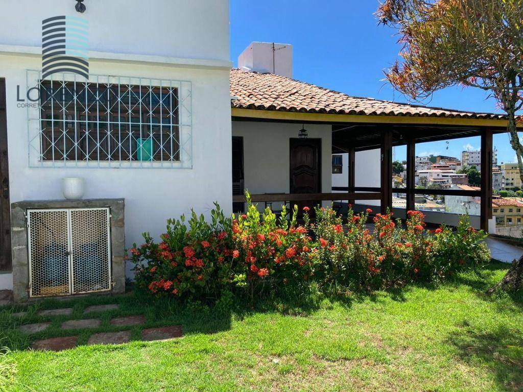 Casa de Condomínio à venda e aluguel com 5 quartos, 250m² - Foto 1