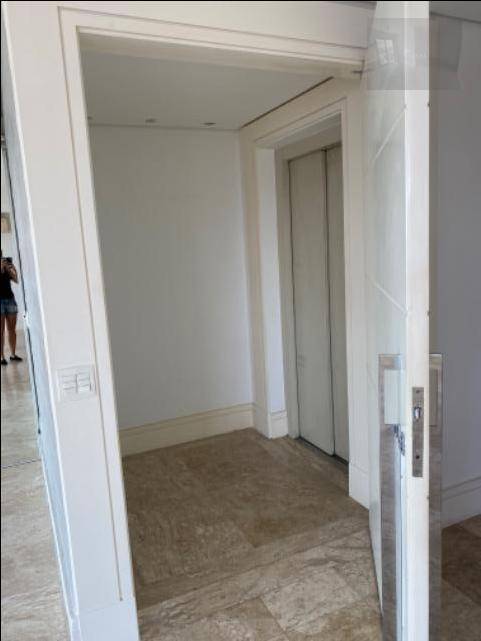 Apartamento para alugar com 4 quartos, 240m² - Foto 12