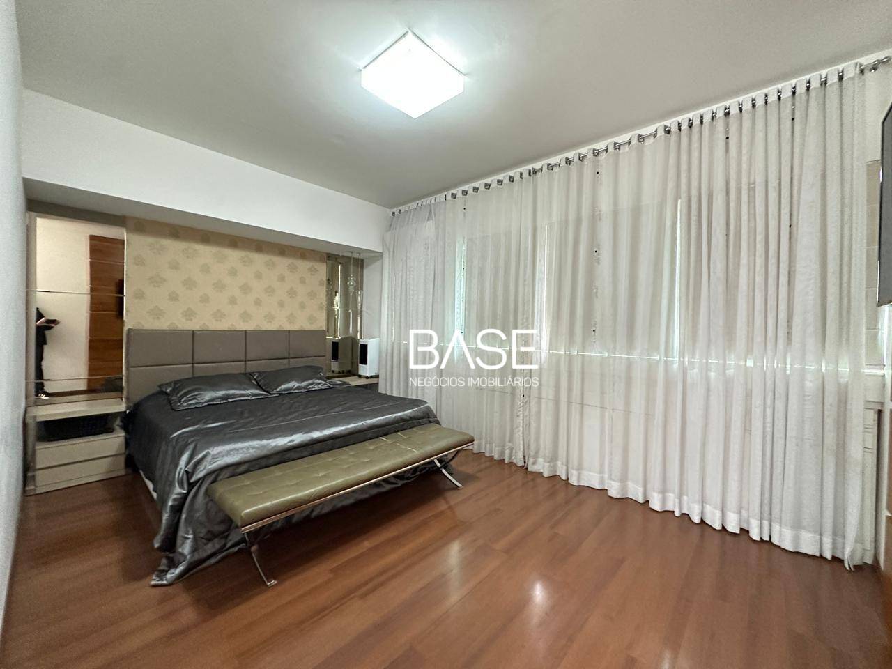 Casa, 4 quartos, 350 m² - Foto 3