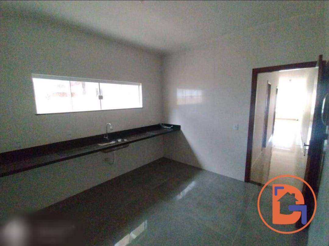 Casa à venda com 4 quartos, 180m² - Foto 10