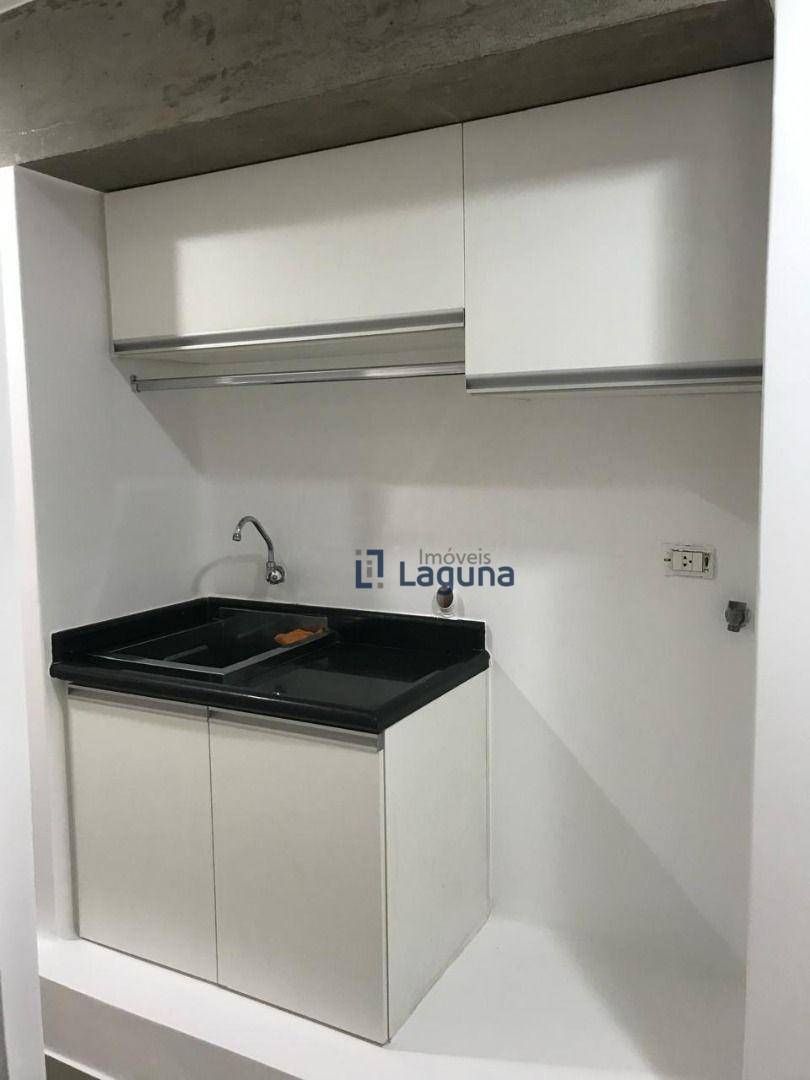 Apartamento para alugar com 3 quartos, 120m² - Foto 19