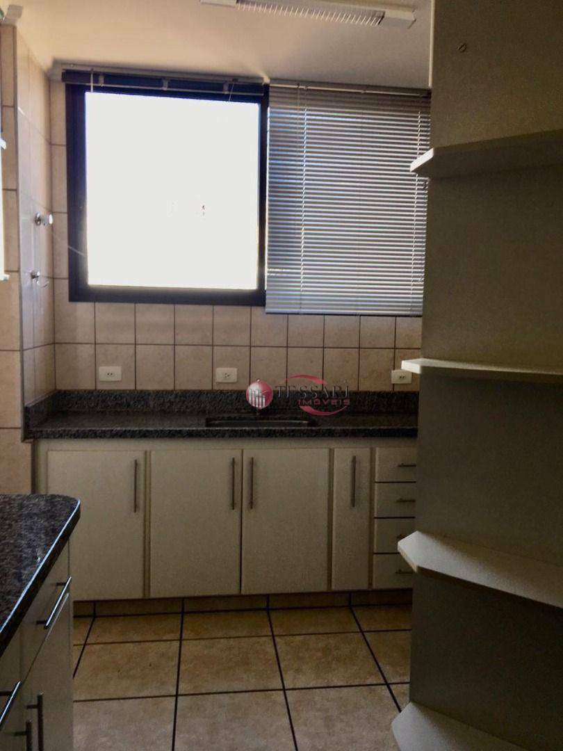 Apartamento à venda com 3 quartos, 145m² - Foto 19