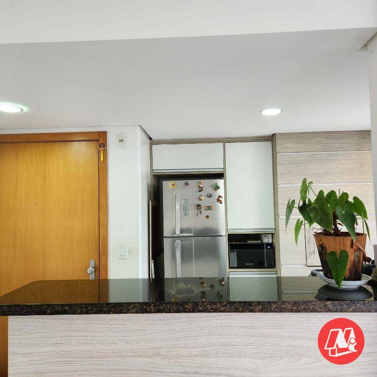 Apartamento à venda com 2 quartos, 61m² - Foto 4